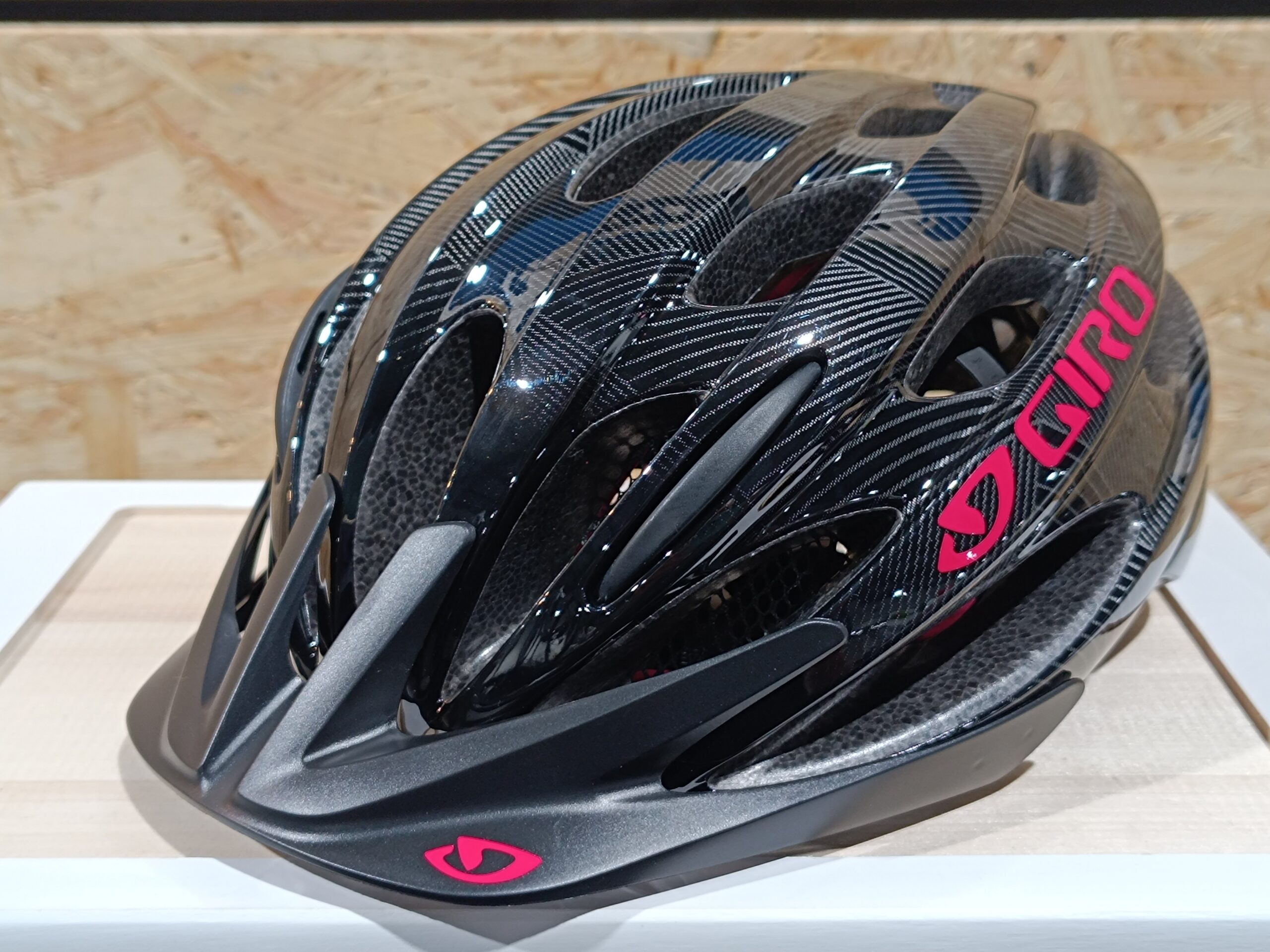 Kask GIRO VERONA black tonal lines roz. Uni (50-57cm)