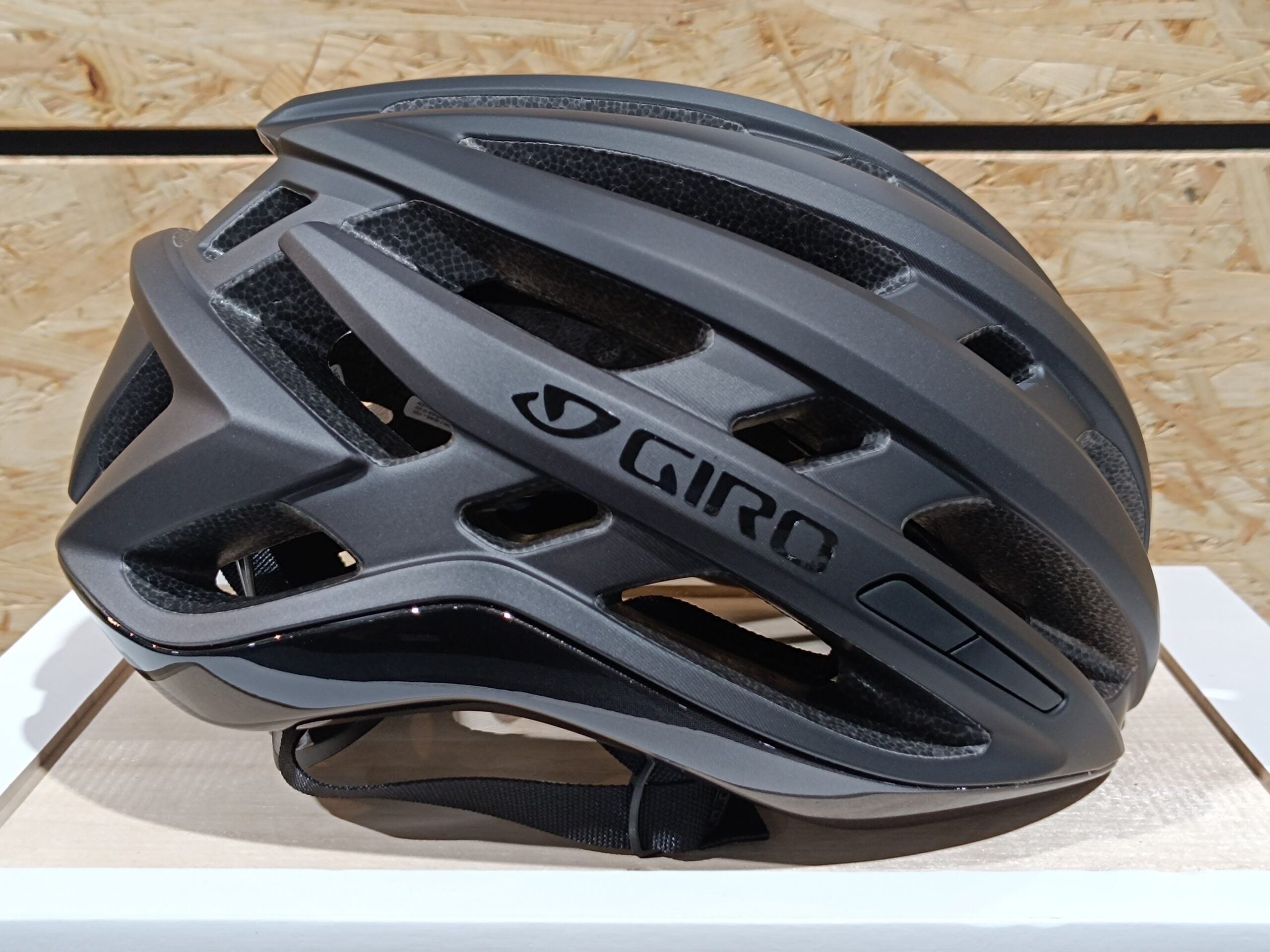 Kask szosowy Giro Agilis czarny matt L (59-63cm)