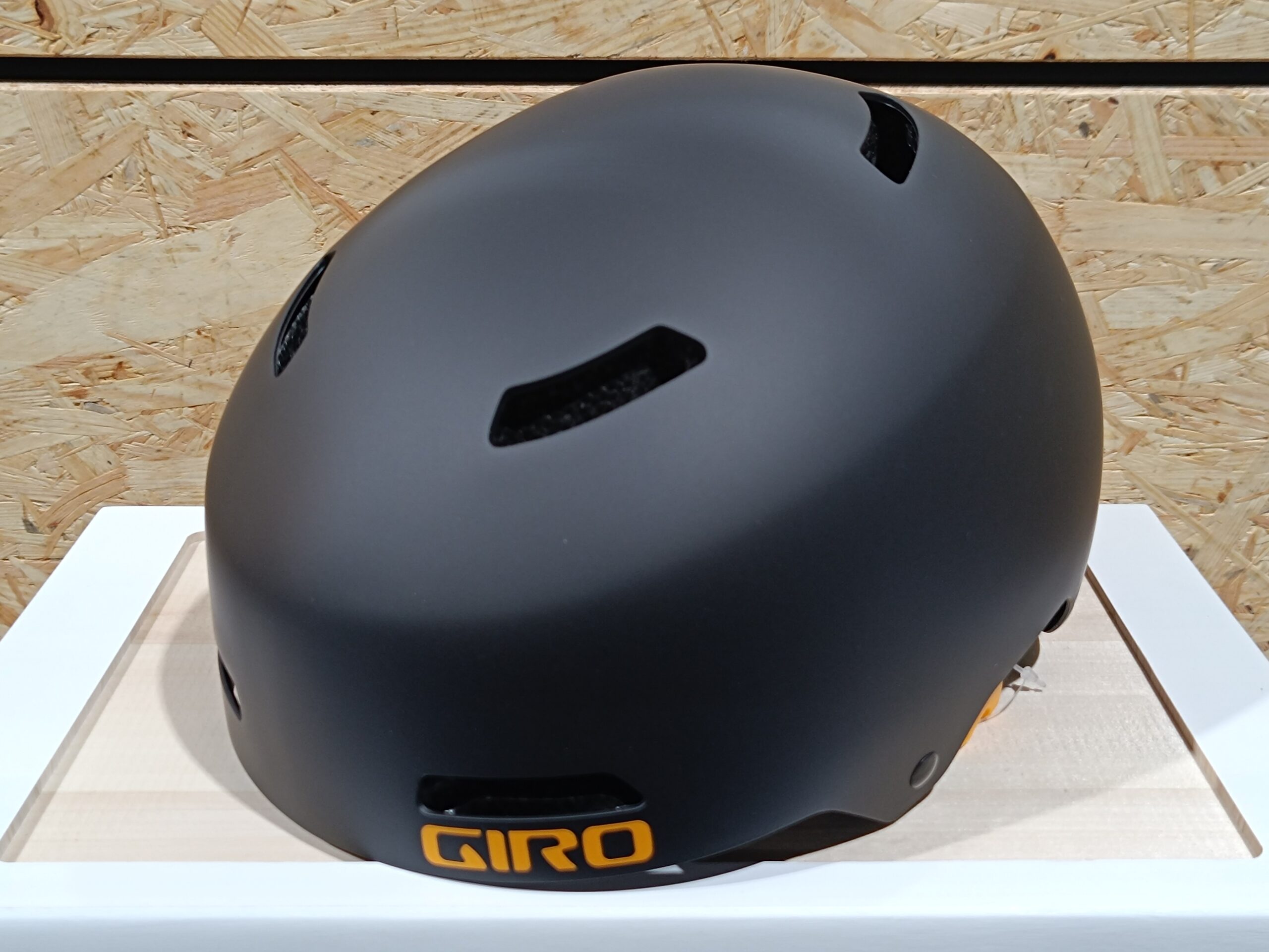 Kask Giro Quarter r. M (55-59cm)
